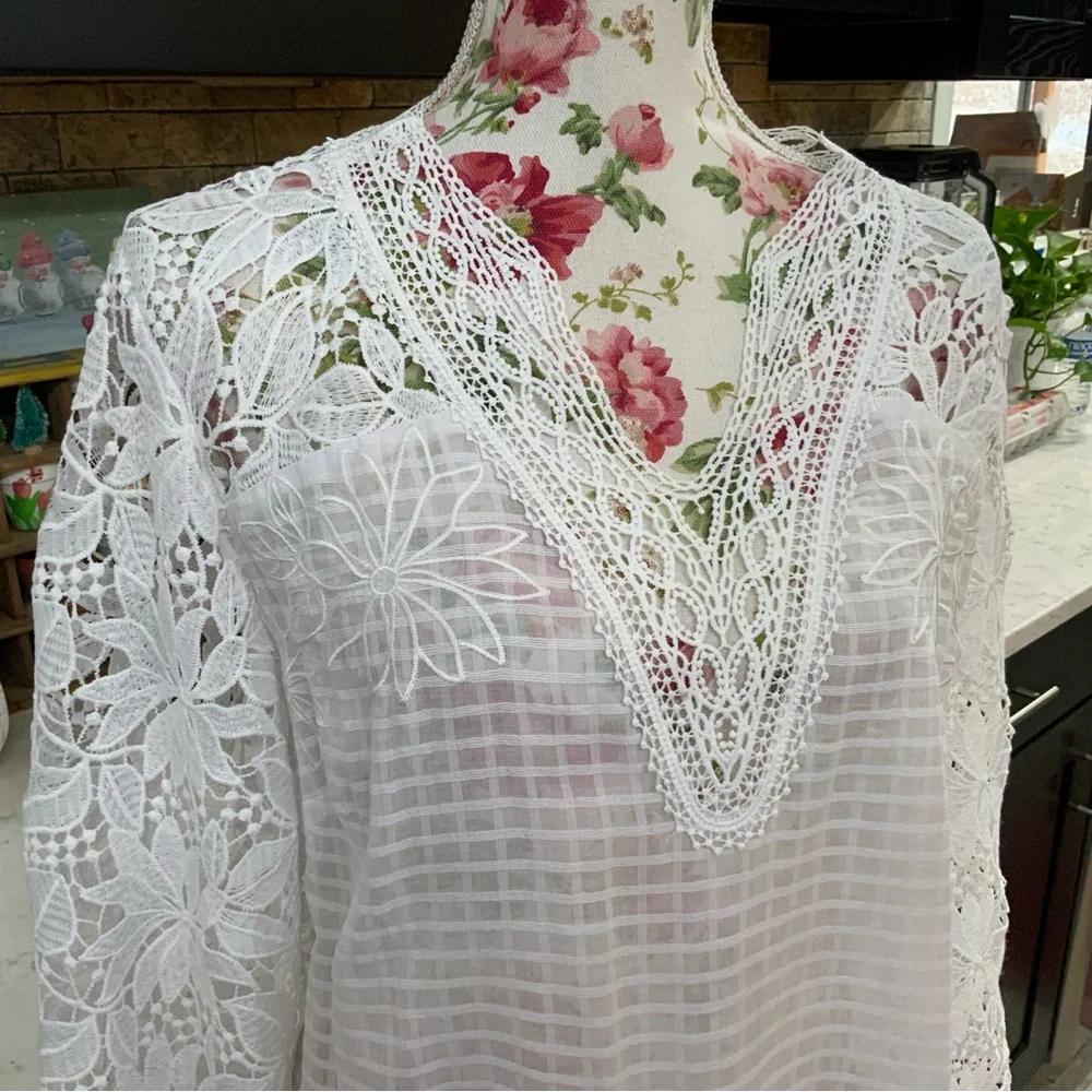 Chico's Sz Large Tunic White Lace Sheer Floral Cut Out Long Sleeve Side Slit New